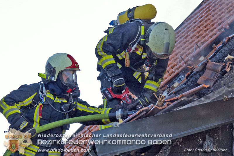 20241201_Mann stirbt bei verehrenden Wohnhausbrand in Landegg Gemeinde Pottendorf Noe Foto: Stefan Schneider BFKDO BADEN 20241201_Mann stirbt bei verehrenden Wohnhausbrand in Landegg Gemeinde Pottendorf Noe Foto: Stefan Schneider BFKDO BADEN