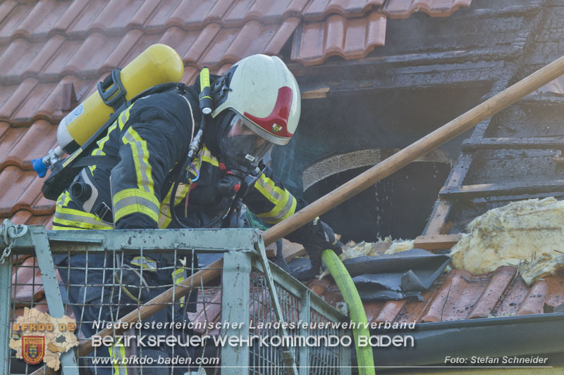 20241201_Mann stirbt bei verehrenden Wohnhausbrand in Landegg Gemeinde Pottendorf Noe Foto: Stefan Schneider BFKDO BADEN 20241201_Mann stirbt bei verehrenden Wohnhausbrand in Landegg Gemeinde Pottendorf Noe Foto: Stefan Schneider BFKDO BADEN