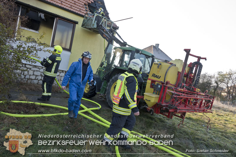 20241201_Mann stirbt bei verehrenden Wohnhausbrand in Landegg Gemeinde Pottendorf Noe Foto: Stefan Schneider BFKDO BADEN 20241201_Mann stirbt bei verehrenden Wohnhausbrand in Landegg Gemeinde Pottendorf Noe Foto: Stefan Schneider BFKDO BADEN