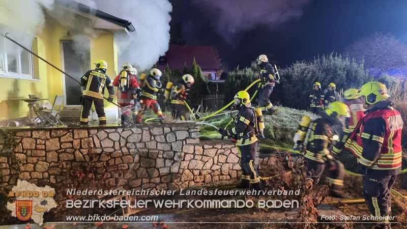 20241201_Mann stirbt bei verehrenden Wohnhausbrand in Landegg Gemeinde Pottendorf Noe Foto: Stefan Schneider BFKDO BADEN 20241201_Mann stirbt bei verehrenden Wohnhausbrand in Landegg Gemeinde Pottendorf Noe Foto: Stefan Schneider BFKDO BADEN