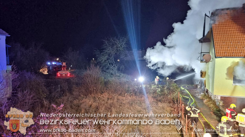 20241201_Mann stirbt bei verehrenden Wohnhausbrand in Landegg Gemeinde Pottendorf Noe Foto: Stefan Schneider BFKDO BADEN 20241201_Mann stirbt bei verehrenden Wohnhausbrand in Landegg Gemeinde Pottendorf Noe Foto: Stefan Schneider BFKDO BADEN