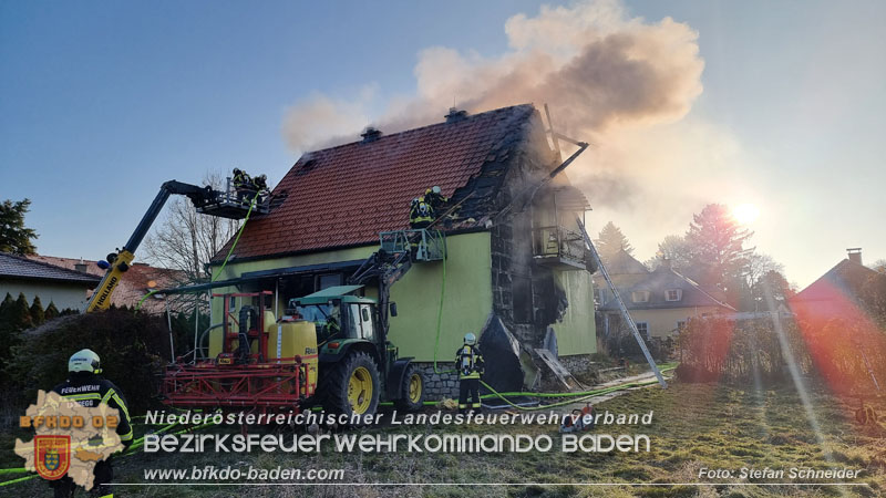 20241201_Mann stirbt bei verehrenden Wohnhausbrand in Landegg Gemeinde Pottendorf Noe Foto: Stefan Schneider BFKDO BADEN 20241201_Mann stirbt bei verehrenden Wohnhausbrand in Landegg Gemeinde Pottendorf Noe Foto: Stefan Schneider BFKDO BADEN
