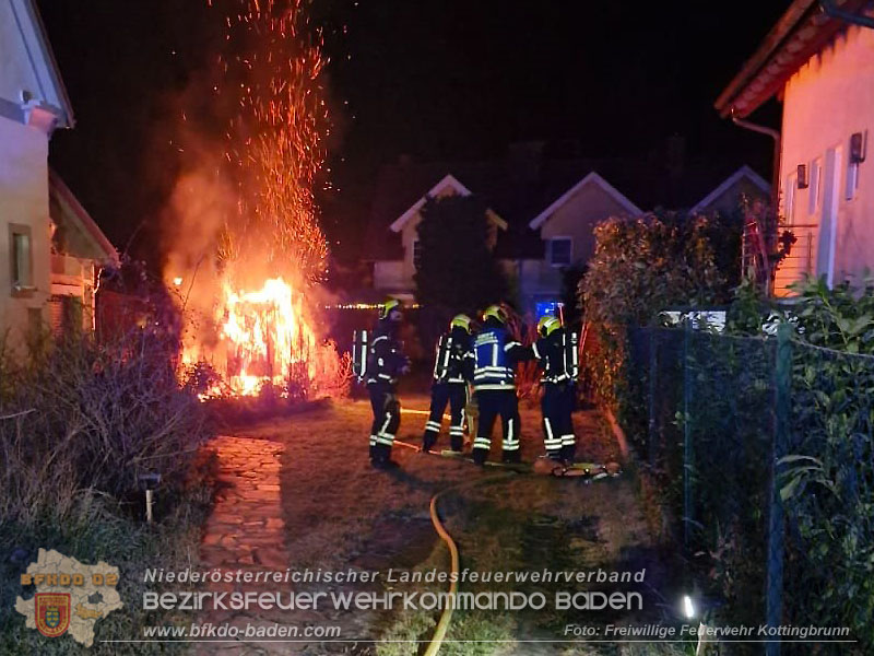 20241202_Nächtlicher Hüttenbrand in Kottingbrunn  Foto: Marcus Sxhwarz FF Kottingbrunn