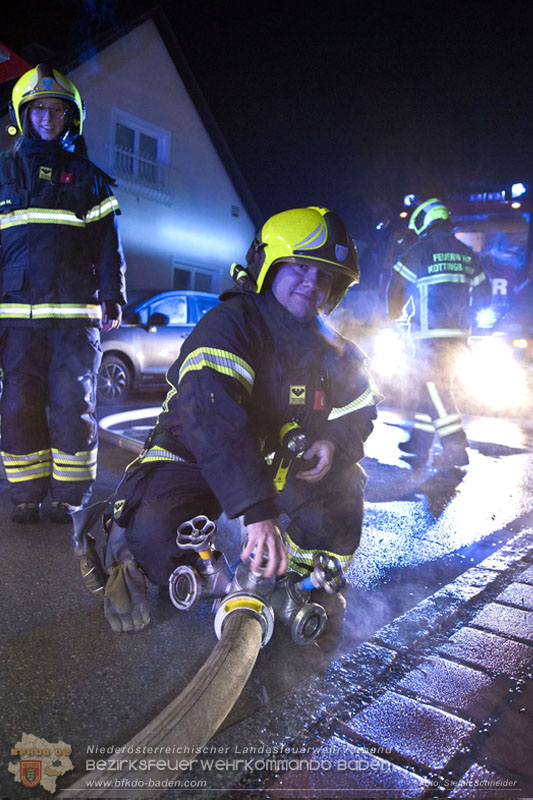 20241202_Nächtlicher Hüttenbrand in Kottingbrunn Foto: Stefan Schneider BFKDO BADEN