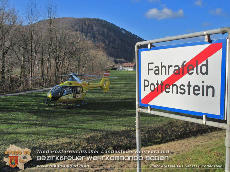 20241205_Pkw gegen Lkw auf der B18 - eine Schwerverletzte   Foto: ASB Markus Hackl FF Pottenstein