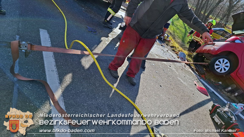 20241205_Pkw gegen Lkw auf der B18 - eine Schwerverletzte   Foto: Michael Kantner RD