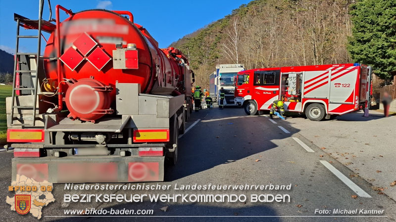20241205_Pkw gegen Lkw auf der B18 - eine Schwerverletzte   Foto: Michael Kantner RD