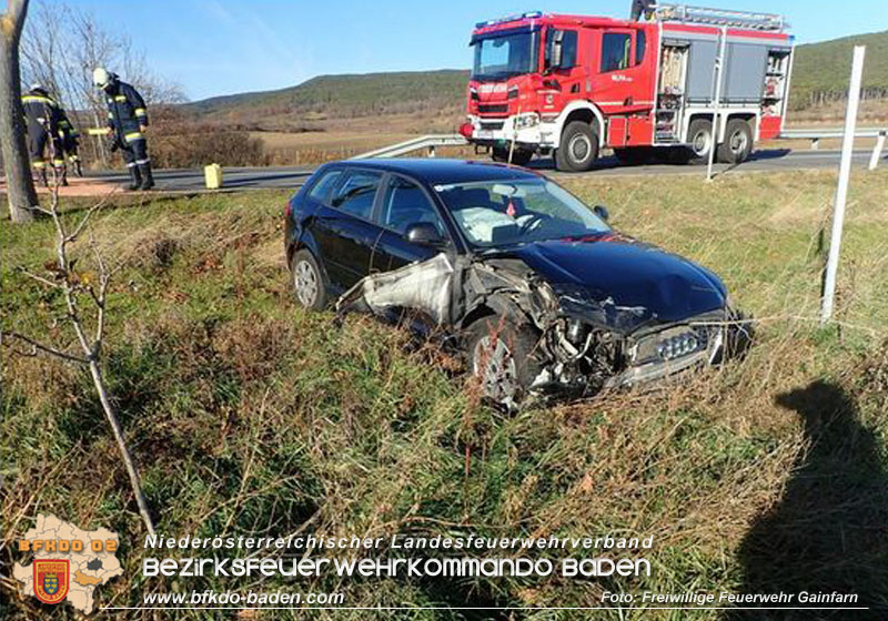 20241207 Verkehrsunfall auf der LB212 zwischen Gainfarn und Großau  Foto: Freiwillige Feuerwehr Gainfarn