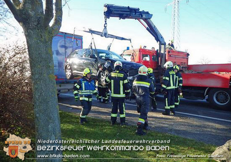 20241207 Verkehrsunfall auf der LB212 zwischen Gainfarn und Großau  Foto: Freiwillige Feuerwehr Gainfarn