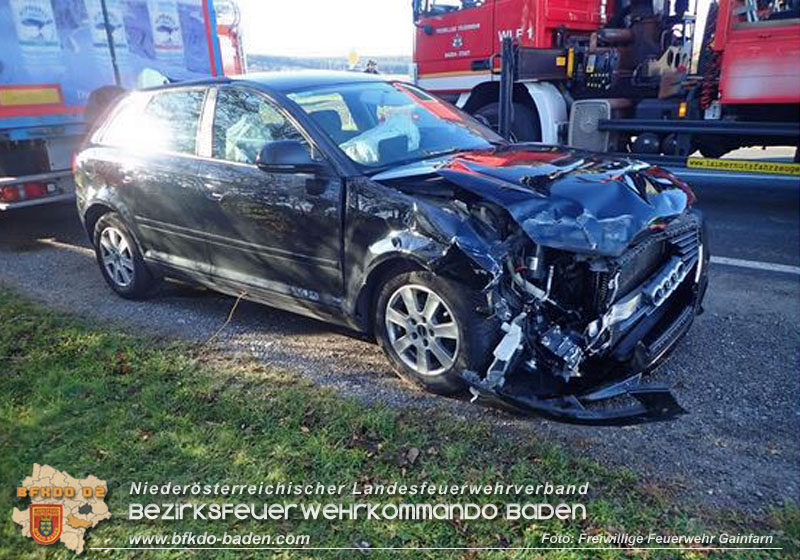 20241207 Verkehrsunfall auf der LB212 zwischen Gainfarn und Großau  Foto: Freiwillige Feuerwehr Großau