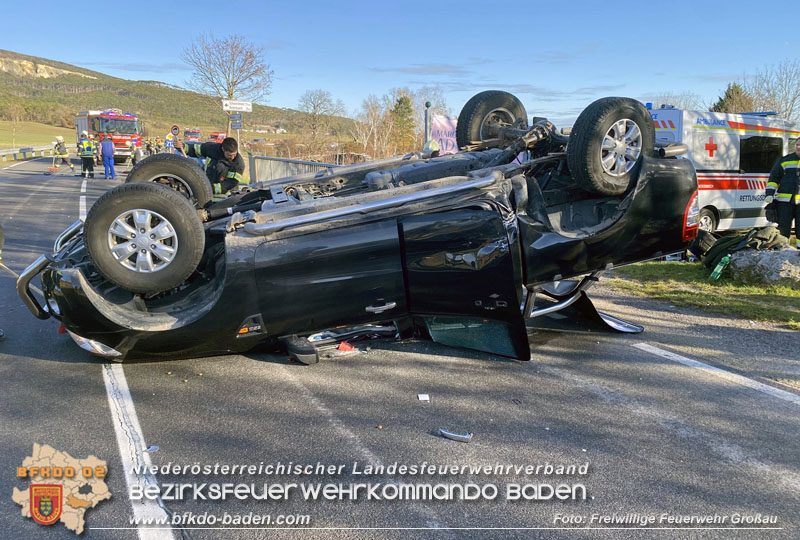 20241207 Verkehrsunfall auf der LB212 zwischen Gainfarn und Großau Foto: Freiwillige Feuerwehr Großau 20241207 Verkehrsunfall auf der LB212 zwischen Gainfarn und Großau Foto: Freiwillige Feuerwehr Großau