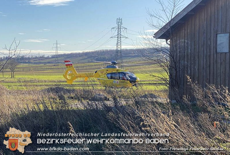 20241207 Verkehrsunfall auf der LB212 zwischen Gainfarn und Großau  Foto: Freiwillige Feuerwehr Großau