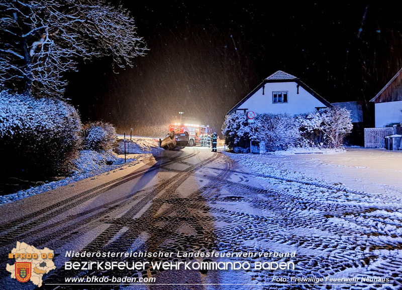 20241209_Verkehrsunfall bei Schneefall in Schwarzensee Fotos: OBI Torsten Hellmig, SB Petra Zakovsky, BM Brigitte Fischer FF Neuhaus 20241209_Verkehrsunfall bei Schneefall in Schwarzensee Fotos: OBI Torsten Hellmig, SB Petra Zakovsky, BM Brigitte Fischer FF Neuhaus
