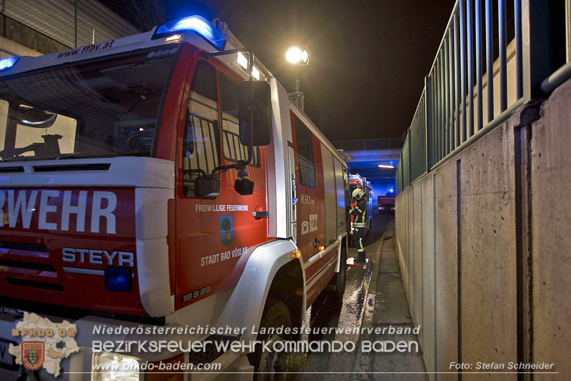 20241212_Eine eingeklemmte Person nach Verkehrsunfall in Bad Vöslau   Foto: Stefan Schneider BFKDO BADEN  