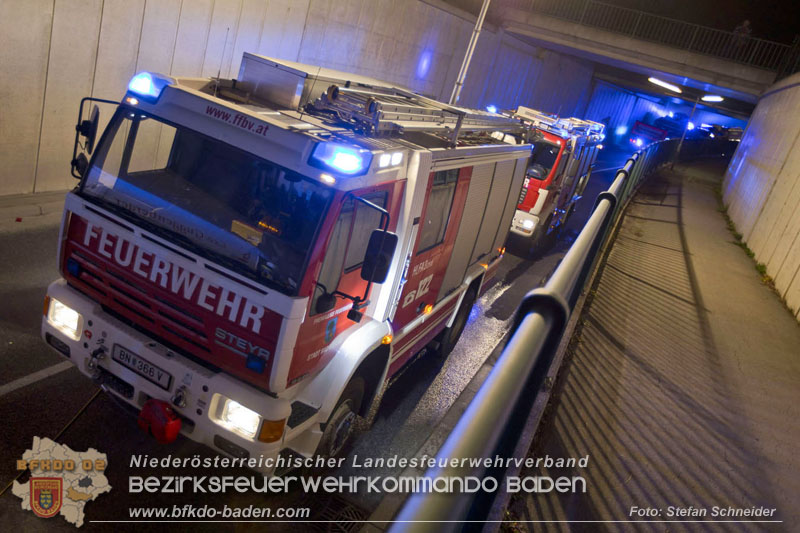 20241212_Eine eingeklemmte Person nach Verkehrsunfall in Bad Vöslau   Foto: Stefan Schneider BFKDO BADEN  