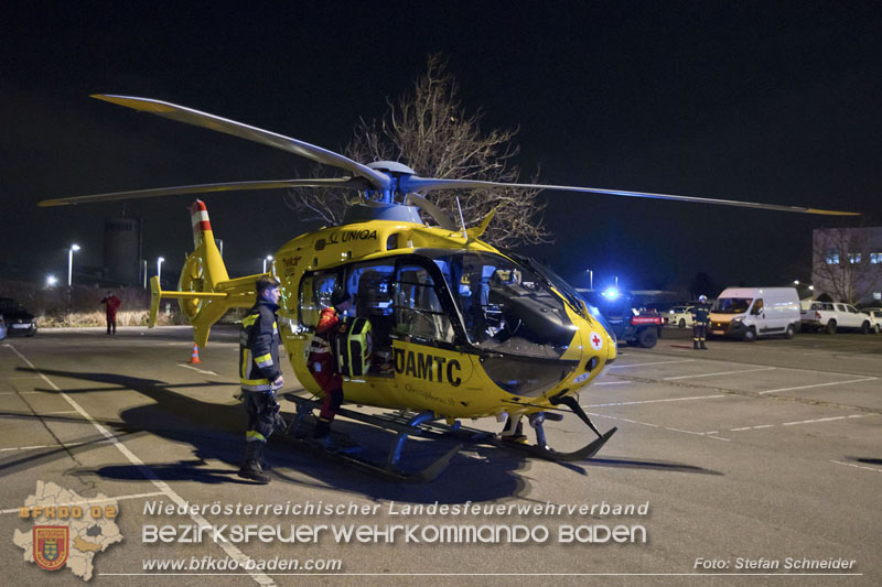 20241212_Eine eingeklemmte Person nach Verkehrsunfall in Bad Vöslau   Foto: Stefan Schneider BFKDO BADEN  