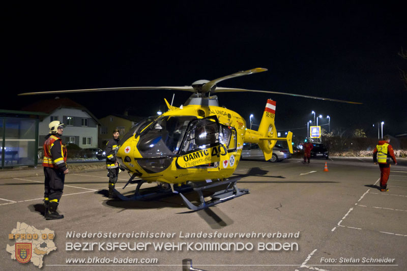 20241212_Eine eingeklemmte Person nach Verkehrsunfall in Bad Vöslau   Foto: Stefan Schneider BFKDO BADEN  
