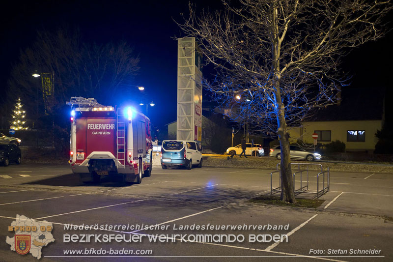 20241212_Eine eingeklemmte Person nach Verkehrsunfall in Bad Vöslau   Foto: Stefan Schneider BFKDO BADEN  