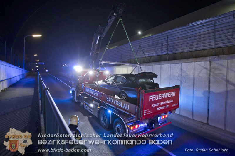 20241212_Eine eingeklemmte Person nach Verkehrsunfall in Bad Vöslau   Foto: Stefan Schneider BFKDO BADEN  