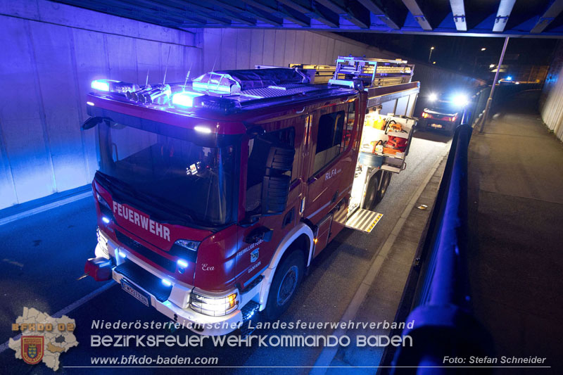 20241212_Eine eingeklemmte Person nach Verkehrsunfall in Bad Vöslau   Foto: Stefan Schneider BFKDO BADEN  