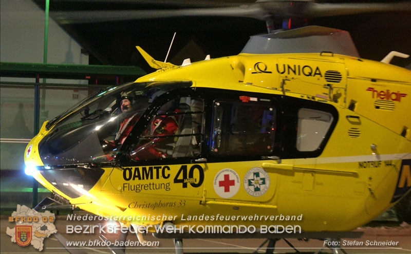 20241212_Eine eingeklemmte Person nach Verkehrsunfall in Bad Vöslau   Foto: Stefan Schneider BFKDO BADEN  
