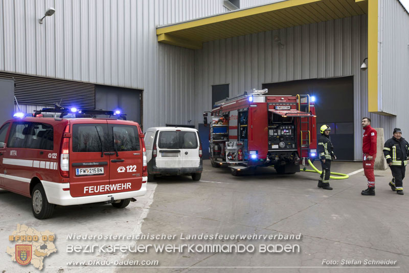 20241213_Brand im Betrieb eines Energieversorgers in Tribuswinkel   Foto: Stefan Schneider BFKDO BADEN