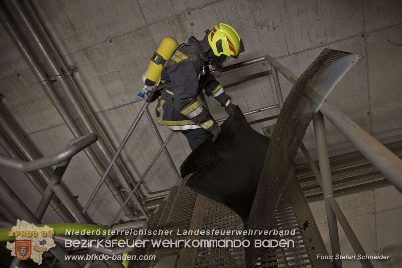 20241213_Brand im Betrieb eines Energieversorgers in Tribuswinkel   Foto: Stefan Schneider BFKDO BADEN