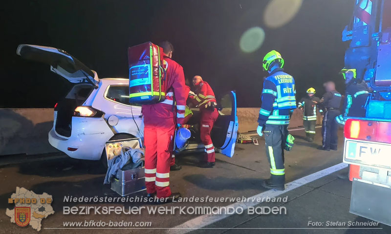20241219_Personenrettung nach Verkehrsunfall auf der A2 bei Baden Foto: Stefan Schneider BFKDO BADEN 20241219_Personenrettung nach Verkehrsunfall auf der A2 bei Baden Foto: Stefan Schneider BFKDO BADEN
