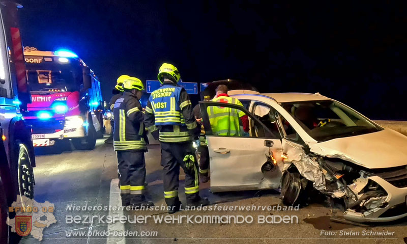 20241219_Personenrettung nach Verkehrsunfall auf der A2 bei Baden Foto: Stefan Schneider BFKDO BADEN 20241219_Personenrettung nach Verkehrsunfall auf der A2 bei Baden Foto: Stefan Schneider BFKDO BADEN