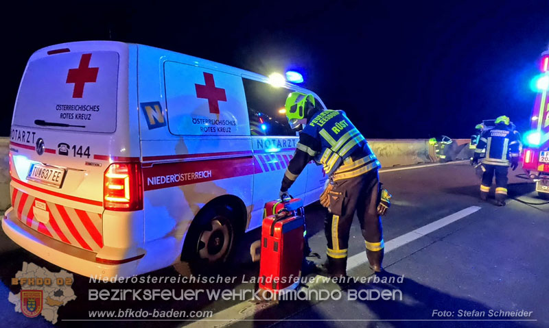 20241219_Personenrettung nach Verkehrsunfall auf der A2 bei Baden Foto: Stefan Schneider BFKDO BADEN 20241219_Personenrettung nach Verkehrsunfall auf der A2 bei Baden Foto: Stefan Schneider BFKDO BADEN