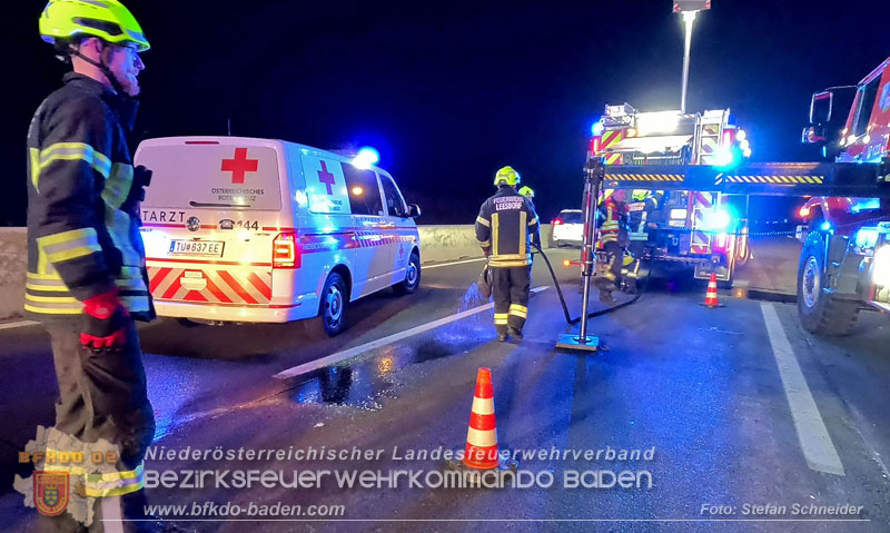 20241219_Personenrettung nach Verkehrsunfall auf der A2 bei Baden Foto: Stefan Schneider BFKDO BADEN 20241219_Personenrettung nach Verkehrsunfall auf der A2 bei Baden Foto: Stefan Schneider BFKDO BADEN
