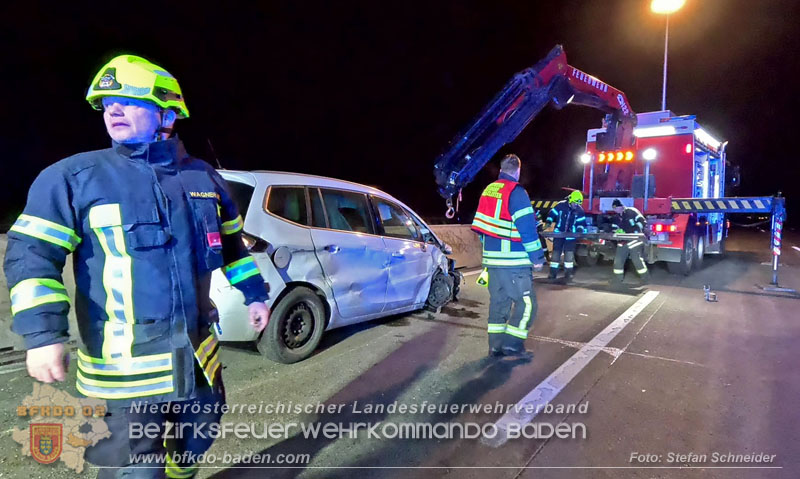 20241219_Personenrettung nach Verkehrsunfall auf der A2 bei Baden Foto: Stefan Schneider BFKDO BADEN 20241219_Personenrettung nach Verkehrsunfall auf der A2 bei Baden Foto: Stefan Schneider BFKDO BADEN