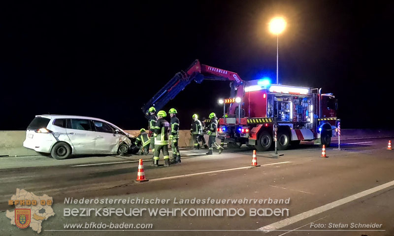 20241219_Personenrettung nach Verkehrsunfall auf der A2 bei Baden Foto: Stefan Schneider BFKDO BADEN 20241219_Personenrettung nach Verkehrsunfall auf der A2 bei Baden Foto: Stefan Schneider BFKDO BADEN