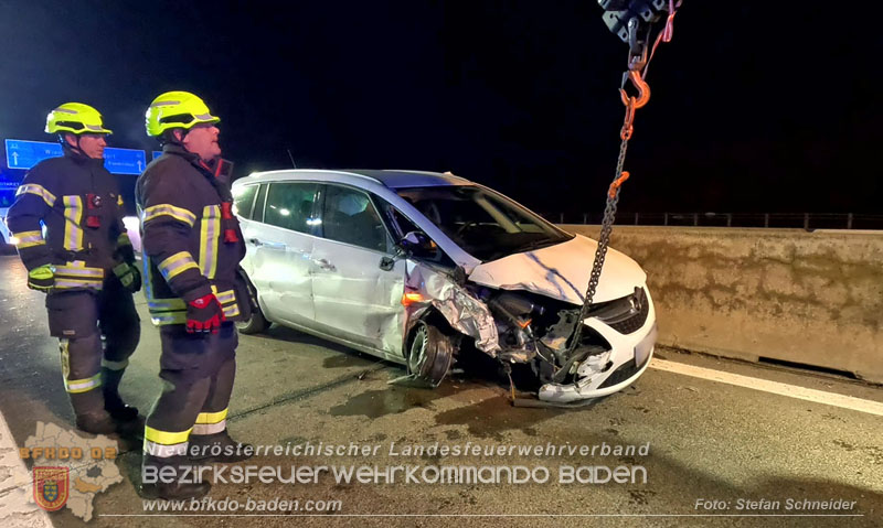 20241219_Personenrettung nach Verkehrsunfall auf der A2 bei Baden Foto: Stefan Schneider BFKDO BADEN 20241219_Personenrettung nach Verkehrsunfall auf der A2 bei Baden Foto: Stefan Schneider BFKDO BADEN