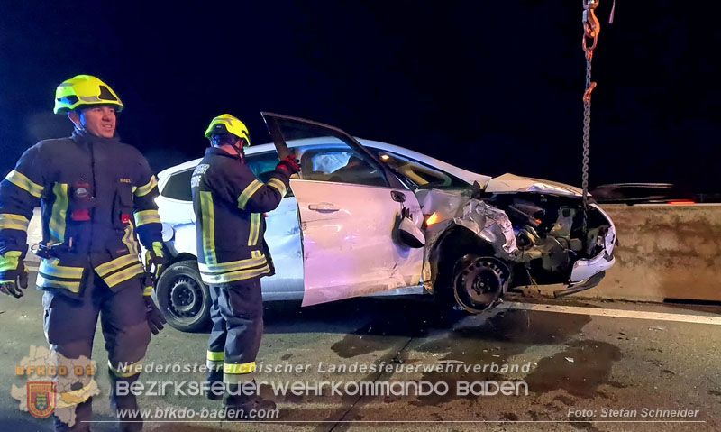 20241219_Personenrettung nach Verkehrsunfall auf der A2 bei Baden Foto: Stefan Schneider BFKDO BADEN 20241219_Personenrettung nach Verkehrsunfall auf der A2 bei Baden Foto: Stefan Schneider BFKDO BADEN