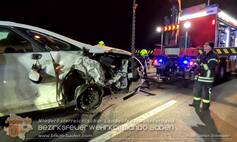 20241219_Personenrettung nach Verkehrsunfall auf der A2 bei Baden Foto: Stefan Schneider BFKDO BADEN 20241219_Personenrettung nach Verkehrsunfall auf der A2 bei Baden Foto: Stefan Schneider BFKDO BADEN
