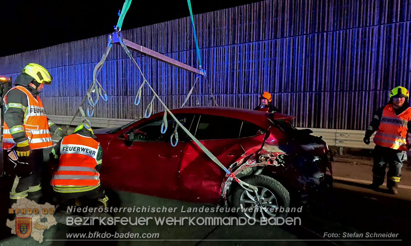 20241219_Personenrettung nach Verkehrsunfall auf der A2 bei Baden Foto: Stefan Schneider BFKDO BADEN 20241219_Personenrettung nach Verkehrsunfall auf der A2 bei Baden Foto: Stefan Schneider BFKDO BADEN