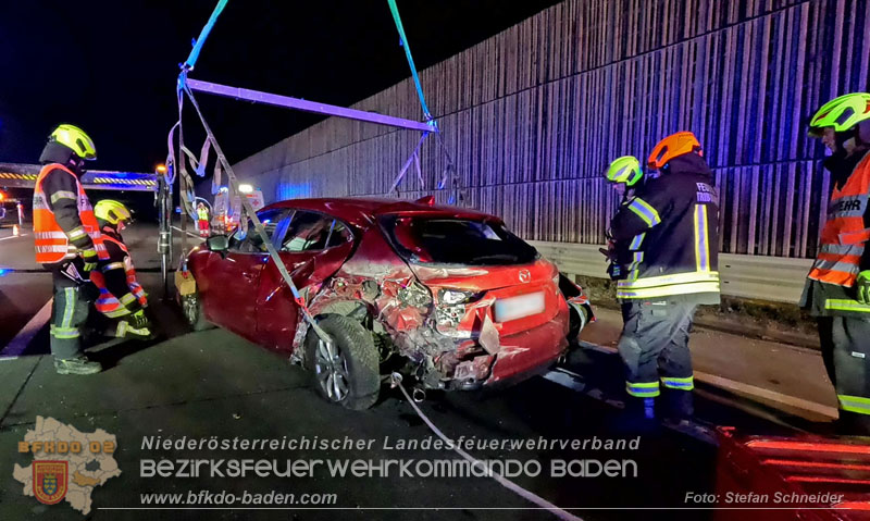 20241219_Personenrettung nach Verkehrsunfall auf der A2 bei Baden Foto: Stefan Schneider BFKDO BADEN 20241219_Personenrettung nach Verkehrsunfall auf der A2 bei Baden Foto: Stefan Schneider BFKDO BADEN