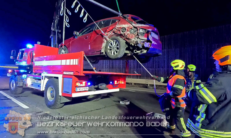 20241219_Personenrettung nach Verkehrsunfall auf der A2 bei Baden Foto: Stefan Schneider BFKDO BADEN 20241219_Personenrettung nach Verkehrsunfall auf der A2 bei Baden Foto: Stefan Schneider BFKDO BADEN