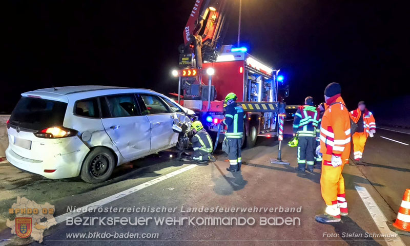 20241219_Personenrettung nach Verkehrsunfall auf der A2 bei Baden Foto: Stefan Schneider BFKDO BADEN 20241219_Personenrettung nach Verkehrsunfall auf der A2 bei Baden Foto: Stefan Schneider BFKDO BADEN