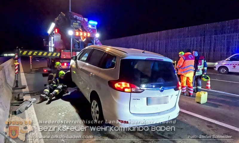 20241219_Personenrettung nach Verkehrsunfall auf der A2 bei Baden Foto: Stefan Schneider BFKDO BADEN 20241219_Personenrettung nach Verkehrsunfall auf der A2 bei Baden Foto: Stefan Schneider BFKDO BADEN