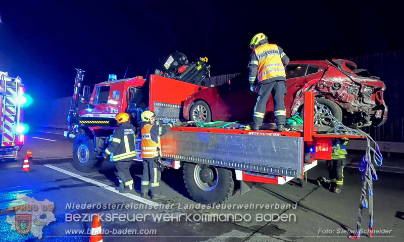 20241219_Personenrettung nach Verkehrsunfall auf der A2 bei Baden Foto: Stefan Schneider BFKDO BADEN 20241219_Personenrettung nach Verkehrsunfall auf der A2 bei Baden Foto: Stefan Schneider BFKDO BADEN