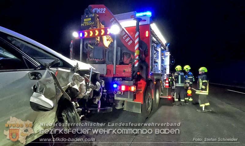 20241219_Personenrettung nach Verkehrsunfall auf der A2 bei Baden Foto: Stefan Schneider BFKDO BADEN 20241219_Personenrettung nach Verkehrsunfall auf der A2 bei Baden Foto: Stefan Schneider BFKDO BADEN