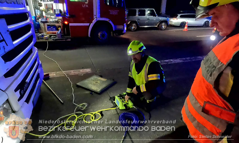 20241219_Personenrettung nach Verkehrsunfall auf der A2 bei Baden Foto: Stefan Schneider BFKDO BADEN 20241219_Personenrettung nach Verkehrsunfall auf der A2 bei Baden Foto: Stefan Schneider BFKDO BADEN