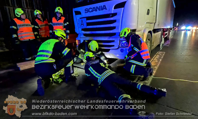20241219_Personenrettung nach Verkehrsunfall auf der A2 bei Baden Foto: Stefan Schneider BFKDO BADEN 20241219_Personenrettung nach Verkehrsunfall auf der A2 bei Baden Foto: Stefan Schneider BFKDO BADEN