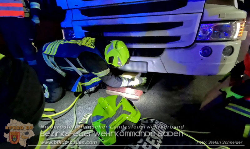 20241219_Personenrettung nach Verkehrsunfall auf der A2 bei Baden Foto: Stefan Schneider BFKDO BADEN 20241219_Personenrettung nach Verkehrsunfall auf der A2 bei Baden Foto: Stefan Schneider BFKDO BADEN