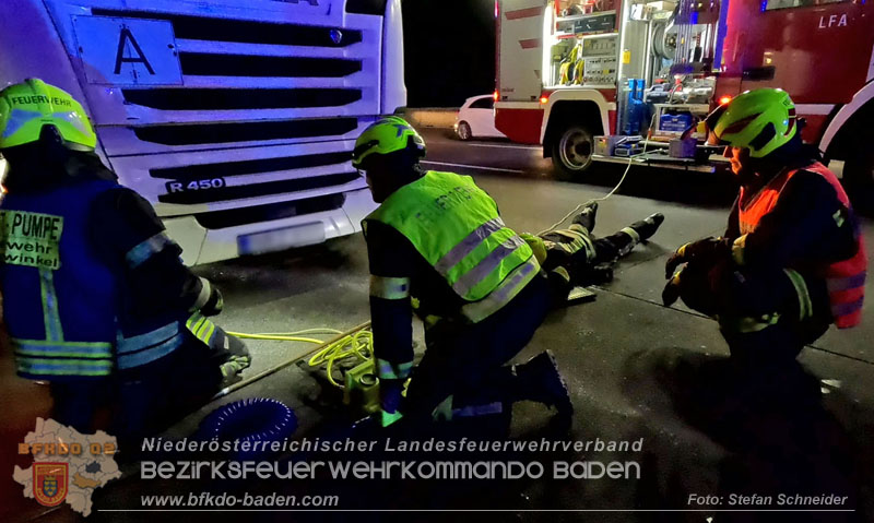 20241219_Personenrettung nach Verkehrsunfall auf der A2 bei Baden Foto: Stefan Schneider BFKDO BADEN 20241219_Personenrettung nach Verkehrsunfall auf der A2 bei Baden Foto: Stefan Schneider BFKDO BADEN
