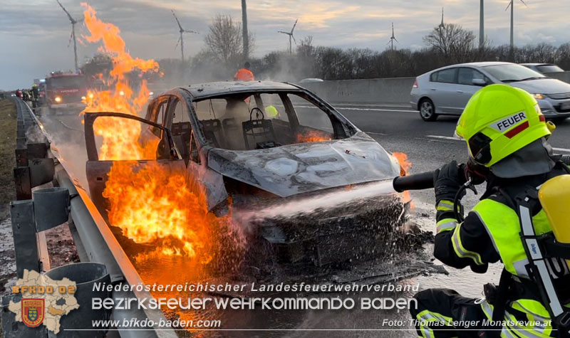 20241220_Fahrzeug-Vollbrand auf der A3 zwischen Pottemdorf und Ebreichsdorf Foto: Thomas Lenger Monatsrevue.at 20241220_Fahrzeug-Vollbrand auf der A3 zwischen Pottemdorf und Ebreichsdorf Foto: Thomas Lenger Monatsrevue.at