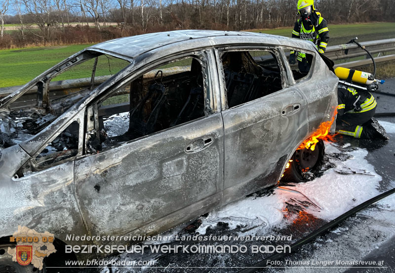 20241220_Fahrzeug-Vollbrand auf der A3 zwischen Pottemdorf und Ebreichsdorf  Foto: Thomas Lenger Monatsrevue.at