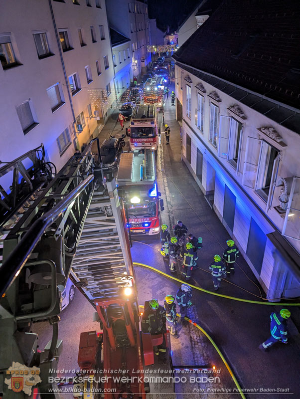 20241224 Wohnungsbrand in Baden am Hl. Abend Foto: Dominik Zwoelfer FF Baden-Stadt 20241224 Wohnungsbrand in Baden am Hl. Abend Foto: Dominik Zwoelfer FF Baden-Stadt